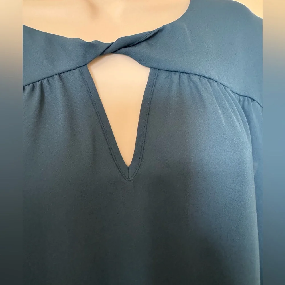 FORTUNE + IVY Adeline Key Hole Mixed Material Blouse blue women’s XL stitch fix - Picture 11 of 12